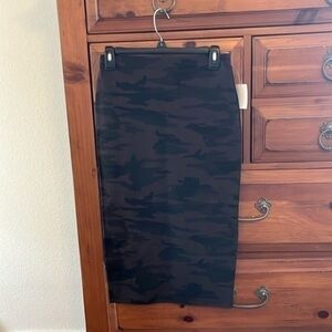 Sanctuary Camo Black and Grey Skirt Size XS NWt